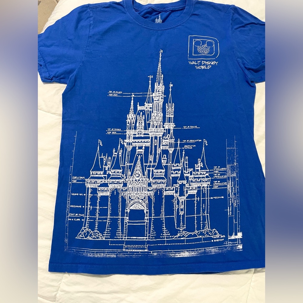 Disney T Shirts Set Of Two Men’s SZ Small EUC - Picture 2 of 4